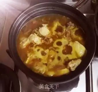 Make Curry potatoes, sour chicken step 0