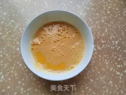 Make Garlic fried eggs step 2