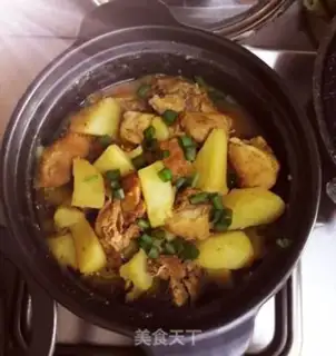 Make Curry potatoes, sour chicken step 2