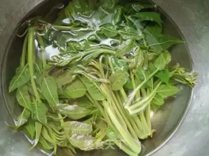 Make The sprouts and the tofu step 2