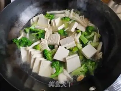 Make Seafood mushrooms and tofu step 6