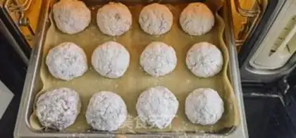Make Sticky bean buns step 4