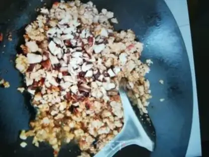 Make Homemade meat sauce step 2