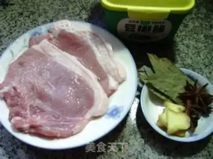 Make A pork chop with sauce step 0