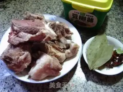 Make A sauerkraut pig bone step 0