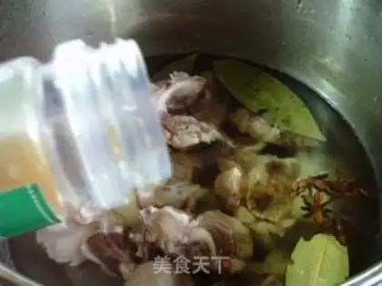 Make A sauerkraut pig bone step 3