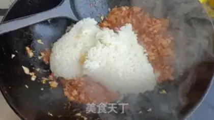Make Hot cabbage squid fried rice step 4