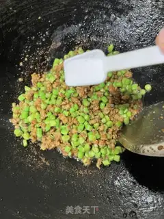 Make Puffy bean horns step 10