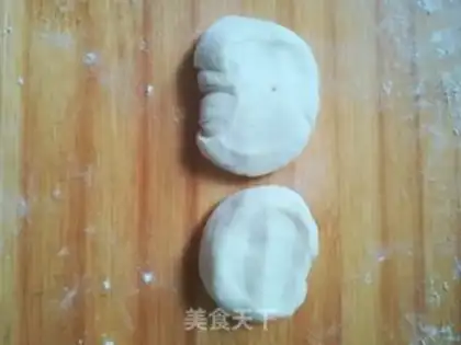 Make A walnut egg bun step 2