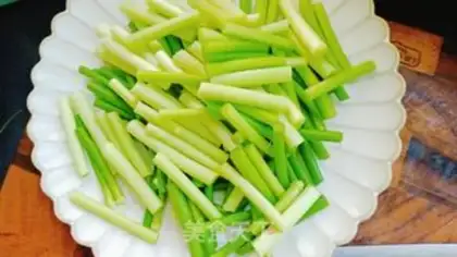 Make Garlic fried meat step 1