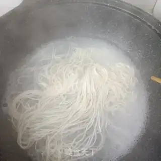 Make Fried omelet plum noodles step 5