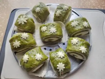 Make Little daisies, double-coloured buns step 14
