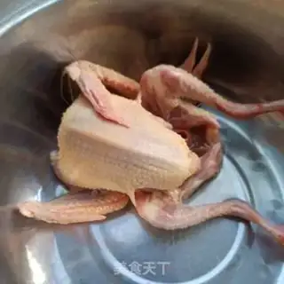Make Maran head pigeon soup step 0