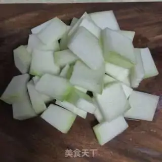Make Seameat melon soup step 1