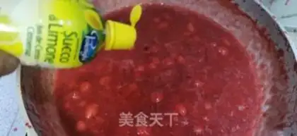 Make Homemade strawberry sauce step 4