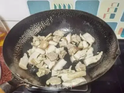 Make The sauce comes back to the pot step 2