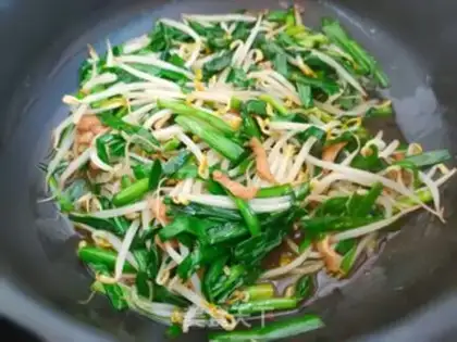 Make Soccer bean sprouts step 4