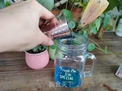 Make Blue coconut latte step 0
