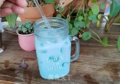 Make Blue coconut latte step 3