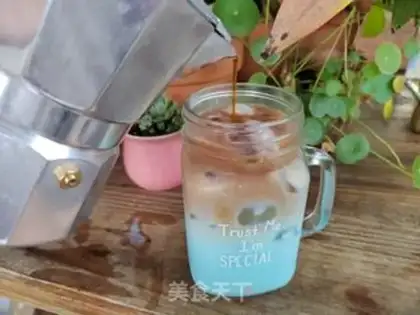 Make Blue coconut latte step 4