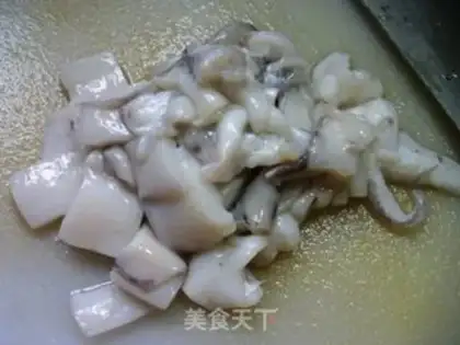 Make The green pepper is white and fried squid step 2