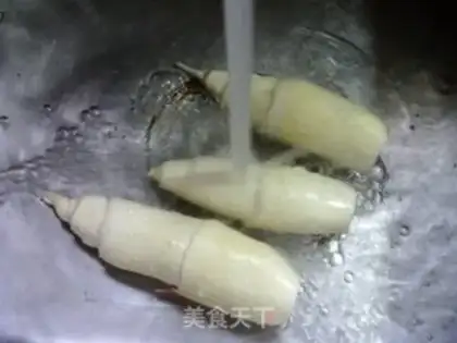 Make The sauce is white step 1