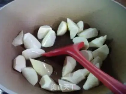 Make The sauce is white step 3