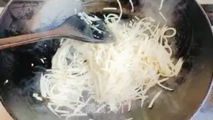 Make Fried egg radish soup step 3