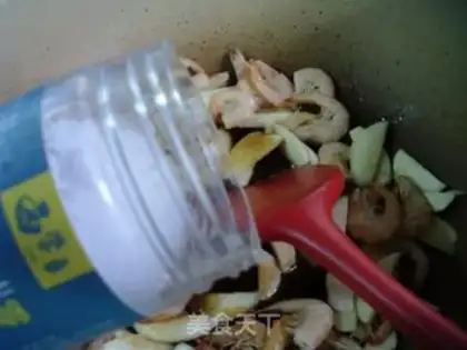 Make Sea-white shrimp is fried step 8