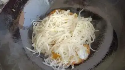 Make Fried egg radish soup step 7