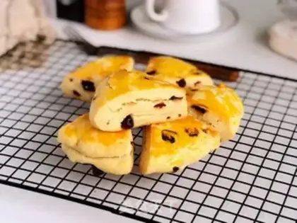 Make Queen of the omelet step 7