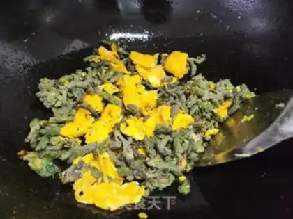 Make Eggs are fried step 3