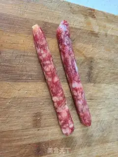 Make Lettuce and wide sausage step 0