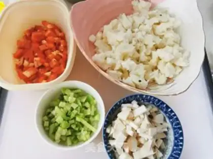 Make Low-fat chicken pizza step 0