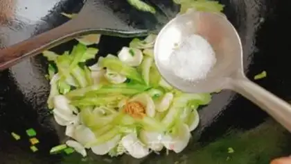 Make Silicon lilies step 12