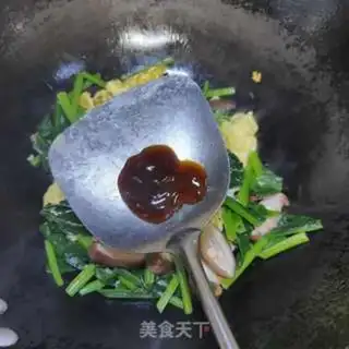 Make Spinach mushroom fried eggs step 9