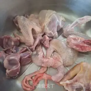 Make Five fingers of peach pigeon soup step 0