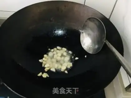 Make Garlic cabbage step 1