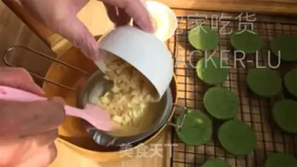 Make Tea chocolate crackers step 14