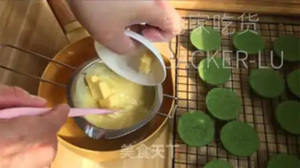 Make Tea chocolate crackers step 15
