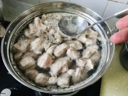 Make Home cooking lamb chops step 2