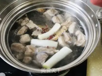 Make Little yellow fish dry soup step 1