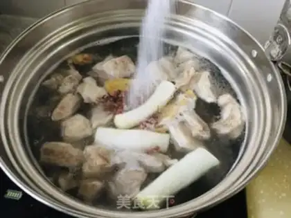 Make Home cooking lamb chops step 4
