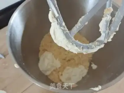 Make Salted yolk pine scon step 5