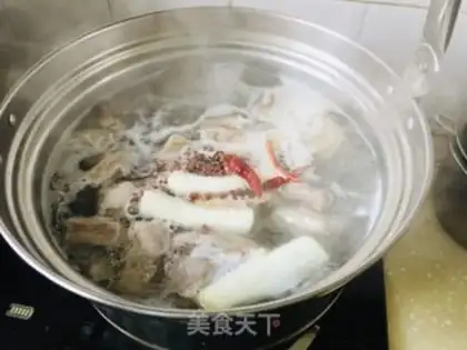 Make Home cooking lamb chops step 5