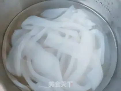 Make A cucumber pickle step 1