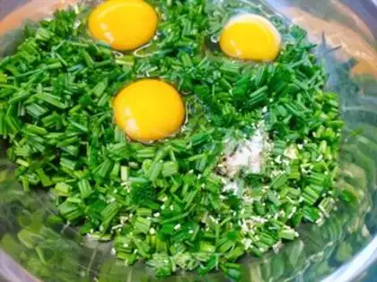 Make Onion omelet step 3
