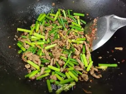 Make Garlic fried beef step 4