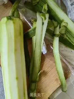 Make Ginger melon soup step 0
