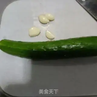Make cucumber with pork step 0